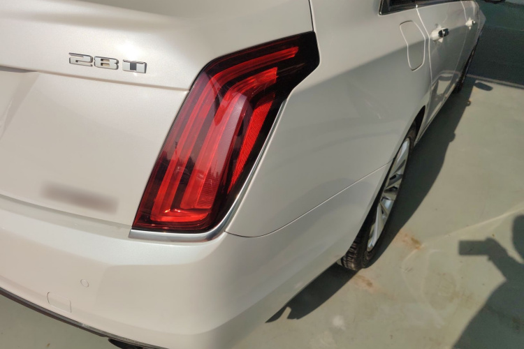 凯迪拉克CT6 2017款 28T 精英型车身外观9