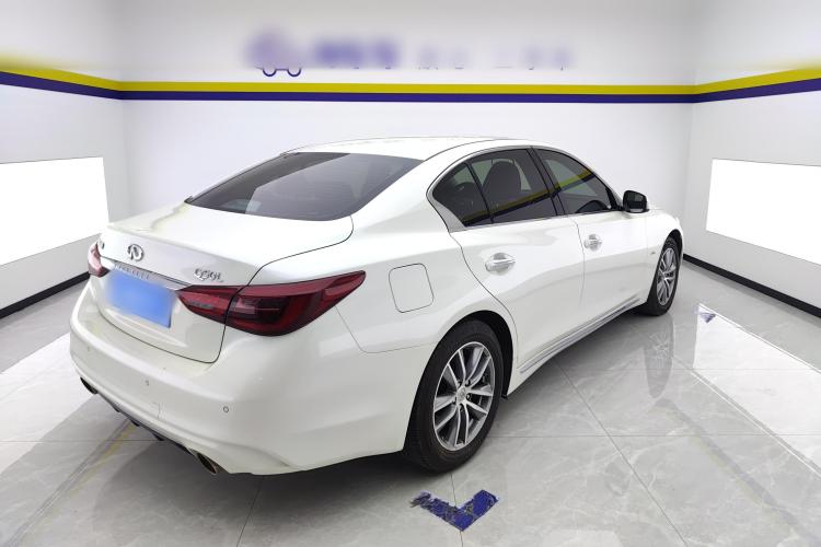 英菲尼迪Q50L 2022款 2.0T 舒适版车身外观7
