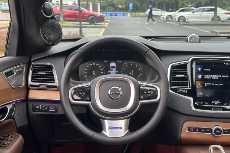 沃尔沃XC90 2022款 B6 智逸豪华版 7座中控内饰7004