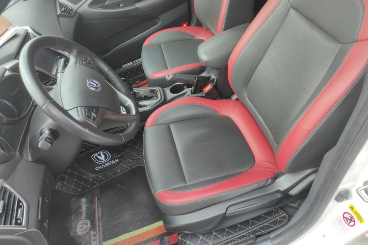 长安 逸动 2016款 XT 1.6L 自动俊酷型中控内饰19