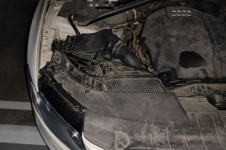 奥迪Q5 2015款 40 TFSI 进取型局部细节9006