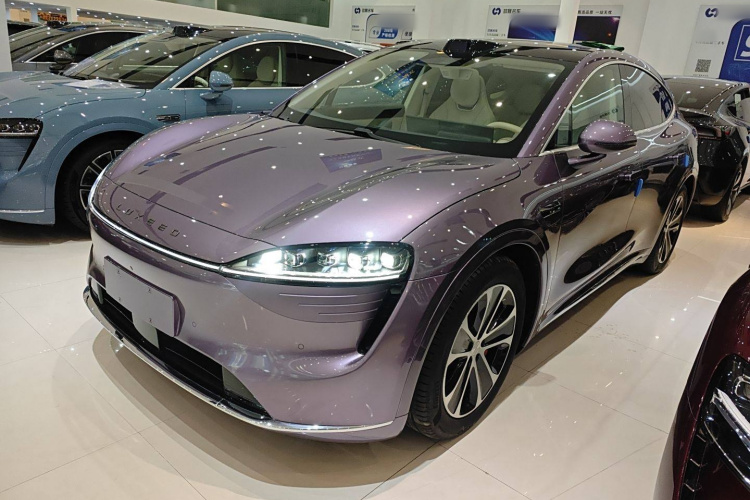 鸿蒙智行 智界R7 2024款 纯电 736km UItra车身外观1