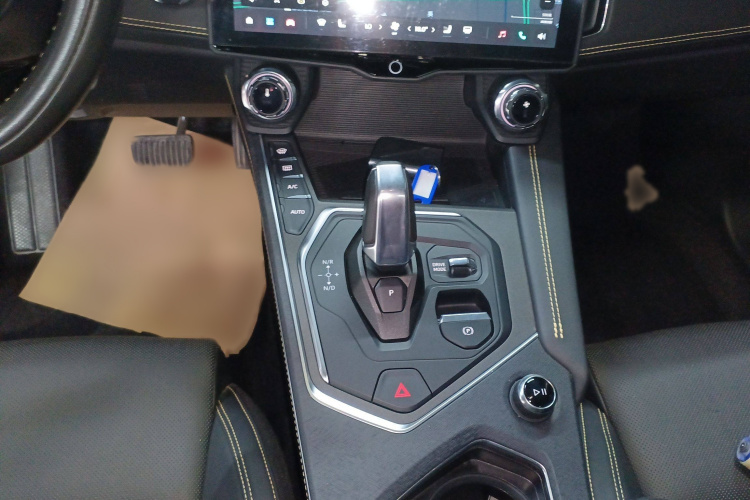 领克01 2023款 2.0TD 两驱型Pro局部细节18