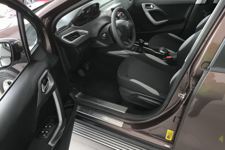 标致2008 2014款 1.6L 手动潮流版中控内饰7003