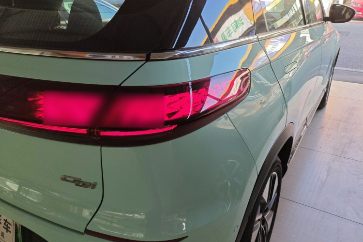 小鹏G3 2022款 G3i 460N+车身外观9