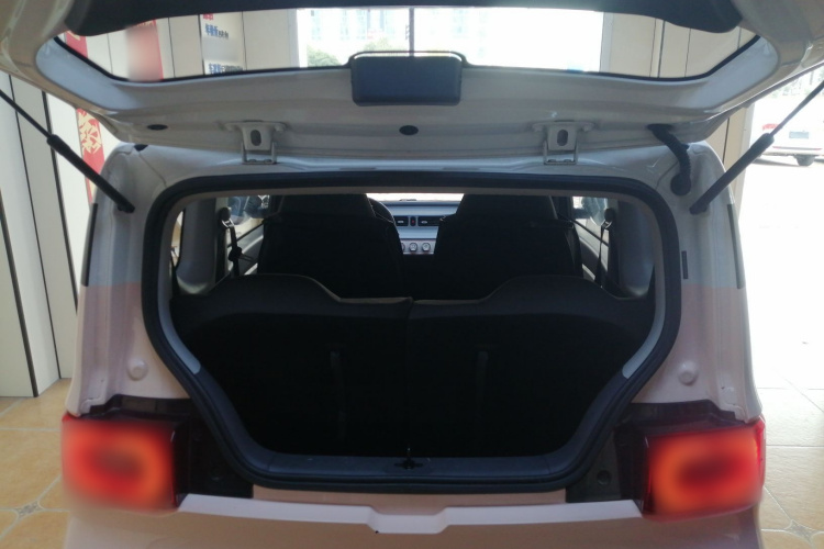 五菱汽车 宏光MINIEV 2022款 马卡龙臻享款 磷酸铁锂机舱底盘23