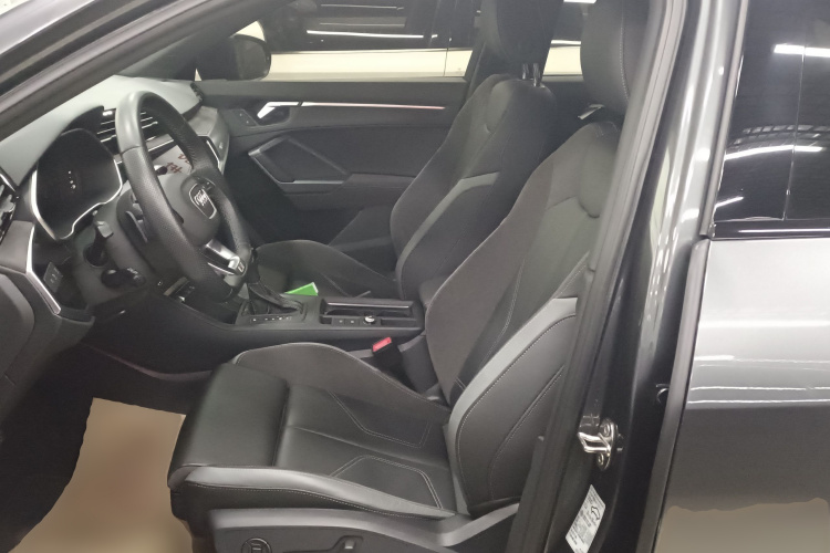 奥迪Q3 Sportback 2023款 改款 40 TFSI 时尚型中控内饰19