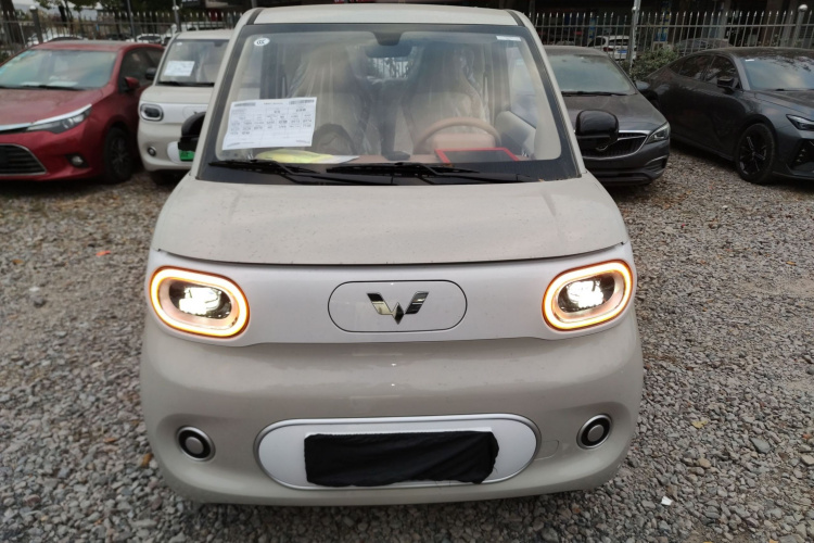 五菱汽车 宏光MINIEV 2024款 第三代 215km 青春版车身外观2