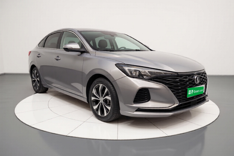 长安 逸动 2021款 PLUS 蓝鲸NE 1.4T GDI DCT旗舰型车身外观3