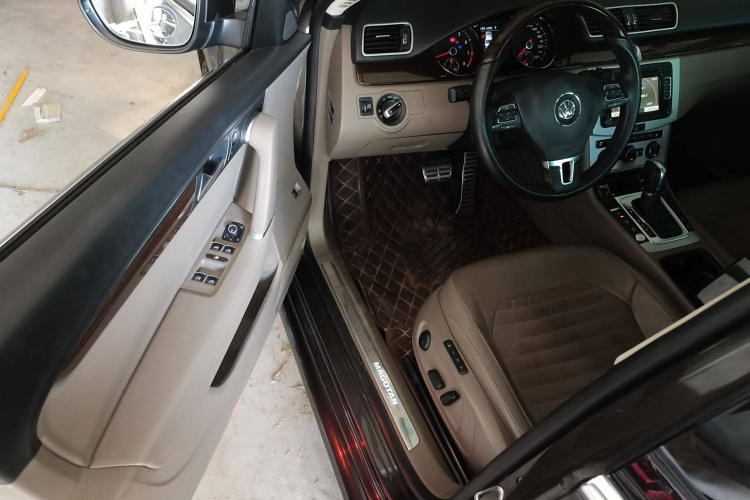 大众 迈腾 2015款 1.8TSI 尊贵型中控内饰7003