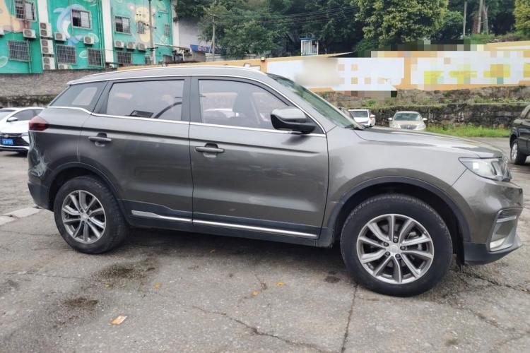 吉利汽车 博越 2018款 2.0L 手动两驱智雅型车身外观6002