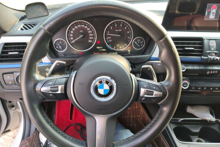 宝马3系 2018款 320i M运动套装中控内饰13