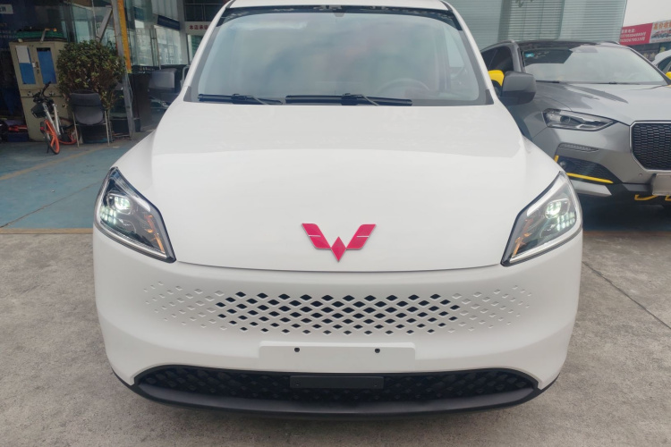 五菱汽车 五菱宏光新能源 2025款 增程式混动 50KM 舒适型车身外观2