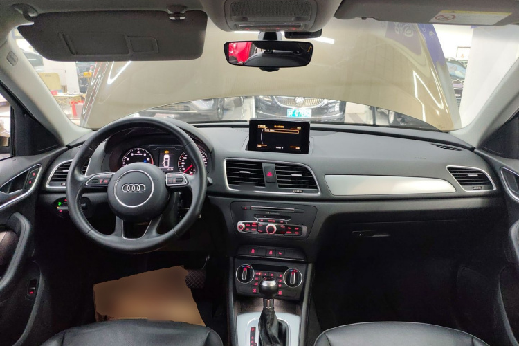 奥迪Q3 2017款 30 TFSI 时尚型中控内饰12