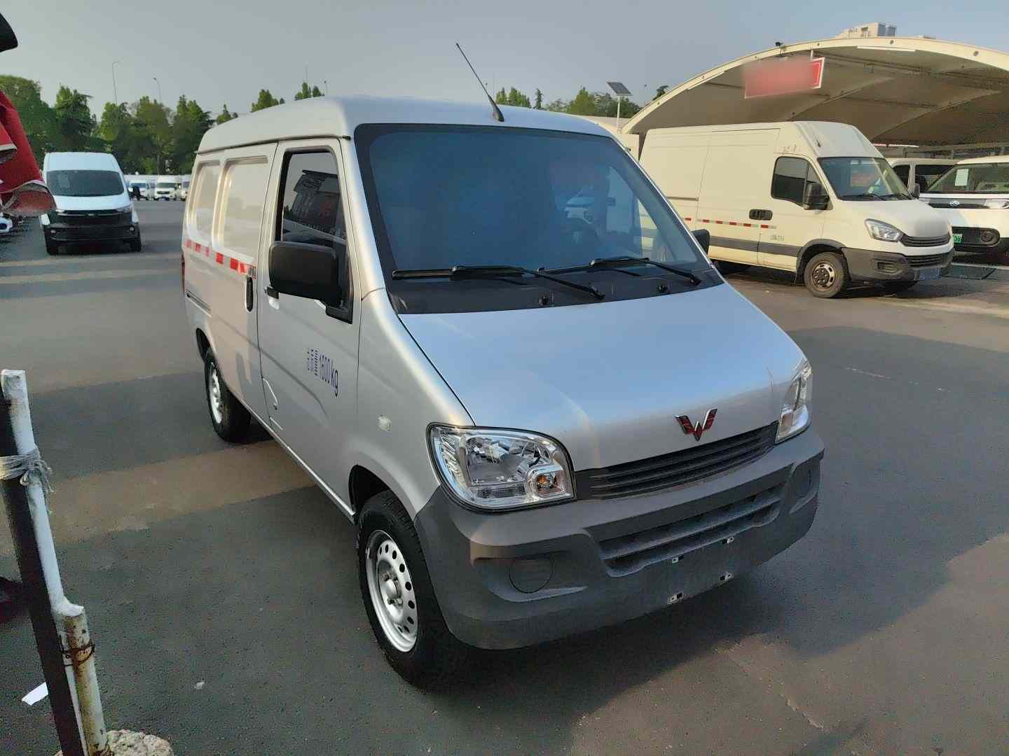 五菱汽车 五菱之光 2023款 1.5L 实用型封窗版 2座(5)