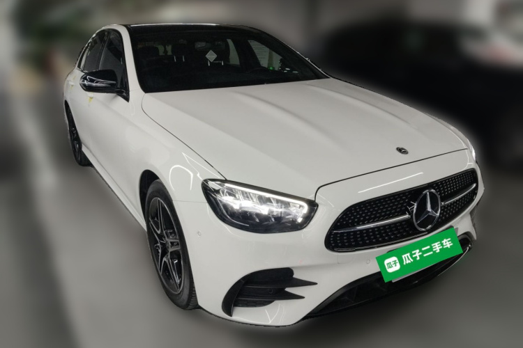 奔驰E级(进口) 2022款 E 300 时尚型运动版车身外观3