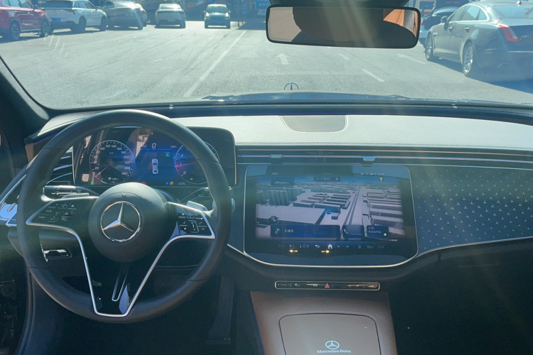 奔驰E级 2024款 改款 E 260 L中控内饰7007