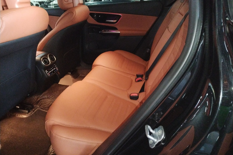 奔驰GLC 2023款 改款 GLC 260 L 4MATIC 动感型 5座中控内饰21