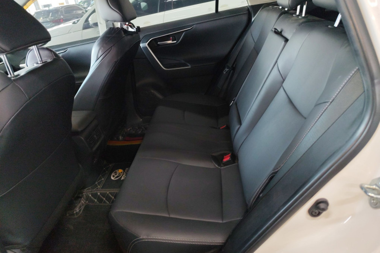 丰田 威兰达 2022款 2.0L CVT两驱都市版中控内饰21