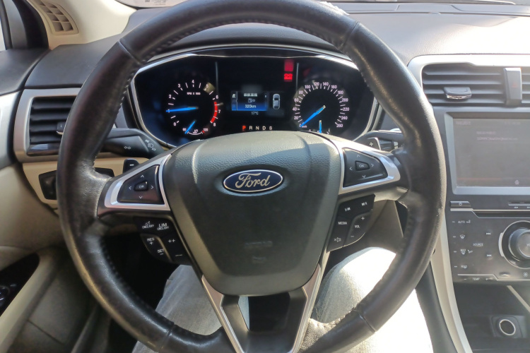 福特 蒙迪欧 2013款 2.0L GTDi200时尚型局部细节13