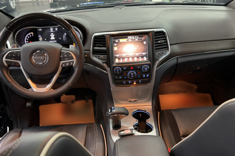 Jeep 大切诺基(进口) 2015款 3.6L 豪华导航版中控内饰7003