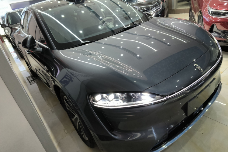 鸿蒙智行 智界R7 2024款 纯电 802km Max车身外观3