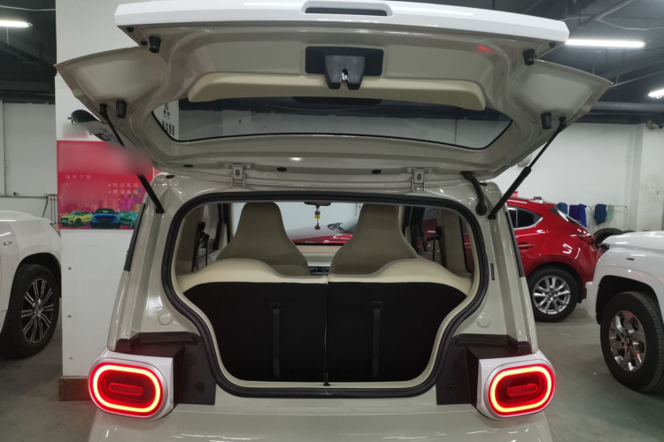 五菱汽车 宏光MINIEV 2024款 第三代 215km 青春版机舱底盘23