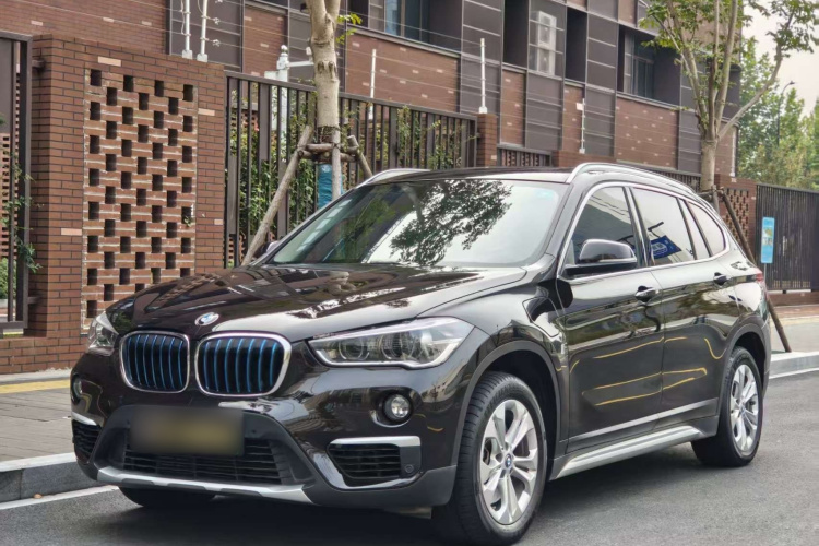 宝马X1新能源 2019款 xDrive25Le 里程升级版车身外观1