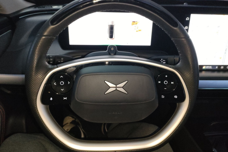 小鹏P7 2022款 670N+局部细节13