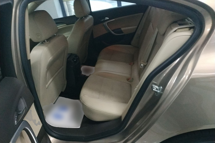 别克 君威 2015款 2.0L 领先时尚型中控内饰21