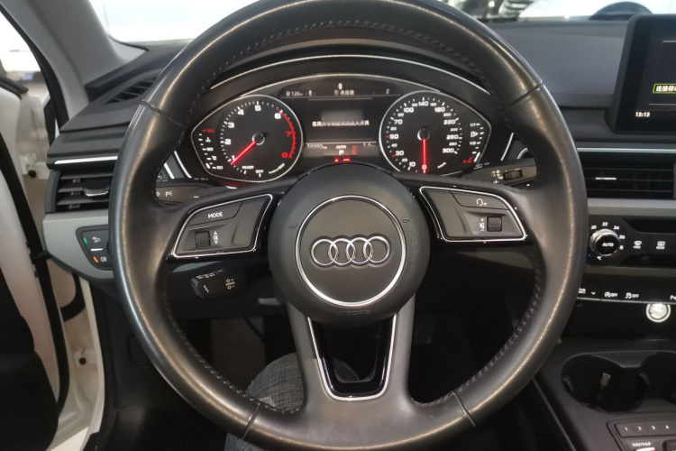 奥迪A4L 2019款 40 TFSI 进取型 国VI中控内饰13