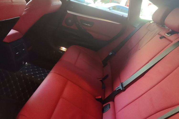 宝马3系GT 2020款 330i M运动曜夜版中控内饰21