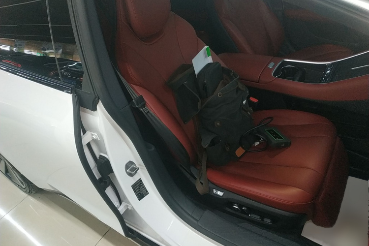 鸿蒙智行 智界S7 2024款 Ultra 四驱旗舰版局部细节41