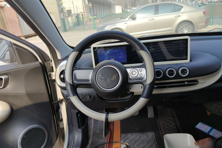 五菱汽车 五菱缤果 2023款 333km 快享款中控内饰13