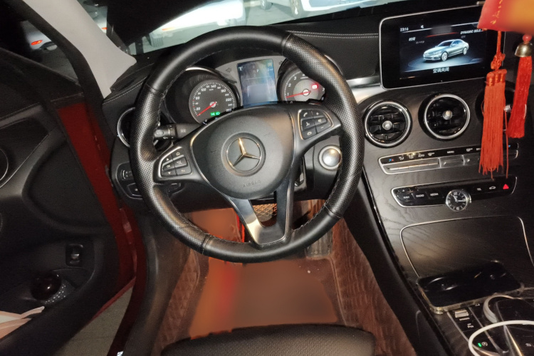 奔驰C级 2017款 改款 C 200 L 运动版局部细节13