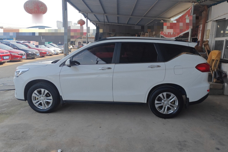 哈弗M6 2019款 1.5T 手动两驱精英型 国VI车身外观4