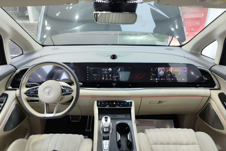 岚图汽车 岚图梦想家 2022款 0碳版 梦+智享包 475km中控内饰7002