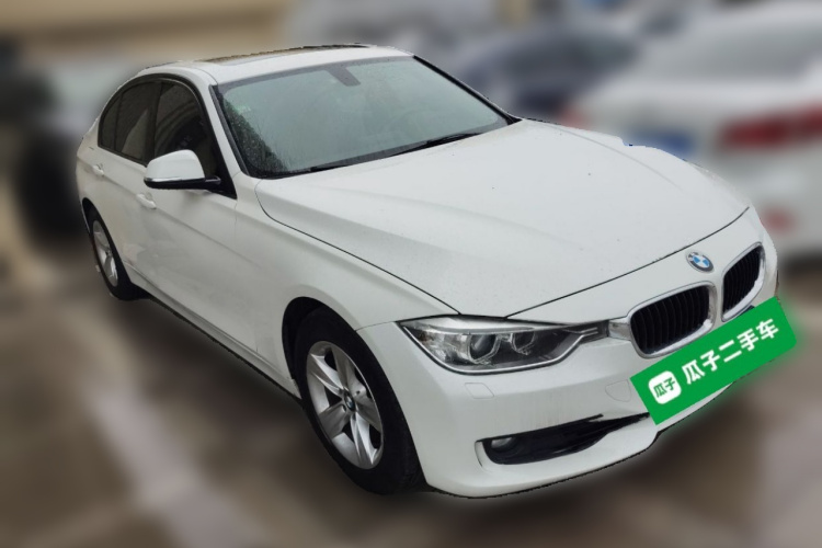 宝马3系 2014款 320i 时尚型车身外观3