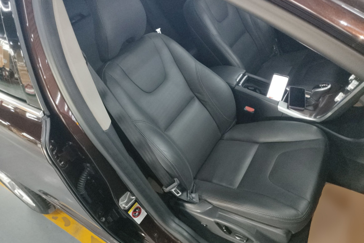 沃尔沃XC60 2017款 T5 AWD 智进版局部细节41