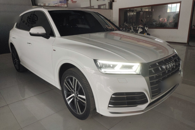 奥迪Q5L 2020款 改款 40 TFSI 荣享时尚型车身外观3