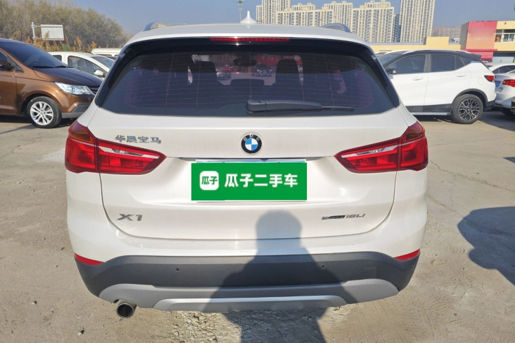 宝马X1 2019款 sDrive18Li 尊享型车身外观6