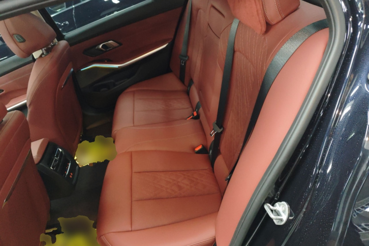 宝马3系 2025款 325Li M运动套装中控内饰7004