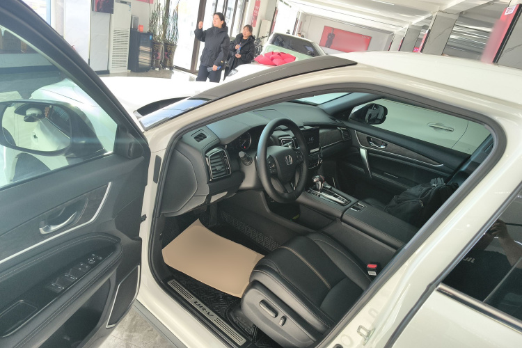 本田UR-V 2020款 240TURBO 两驱致悦版中控内饰20