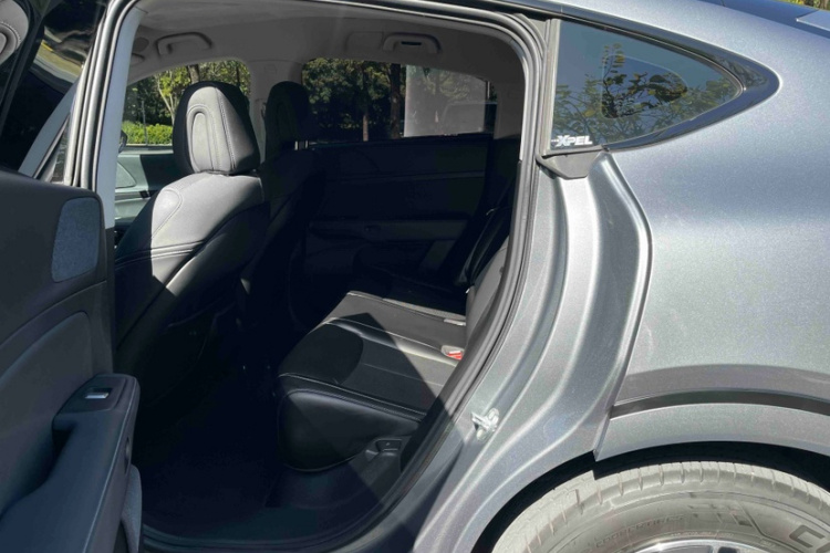 小鹏G6 2023款 755 超长续航 Pro中控内饰7008