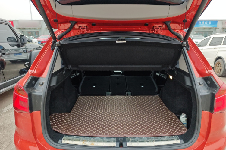 宝马X1 2019款 sDrive20Li 领先型机舱底盘23