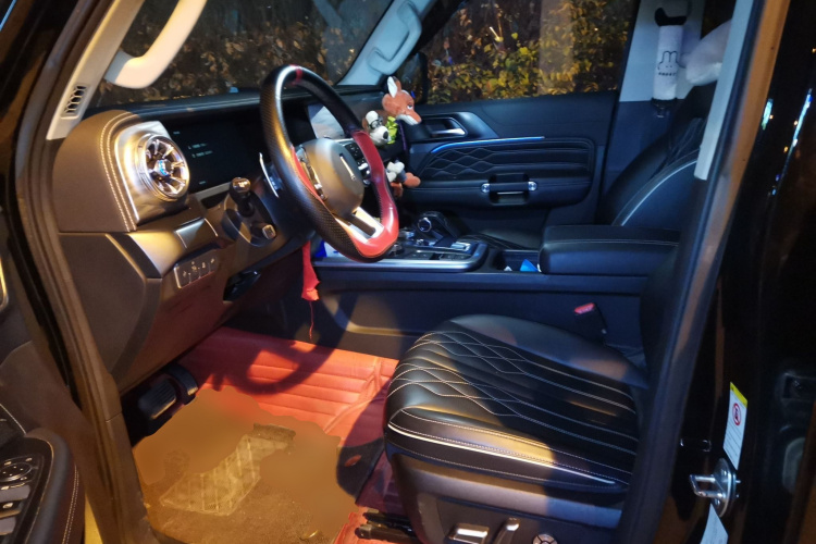 坦克300 2021款 越野版 2.0T 挑战者中控内饰19