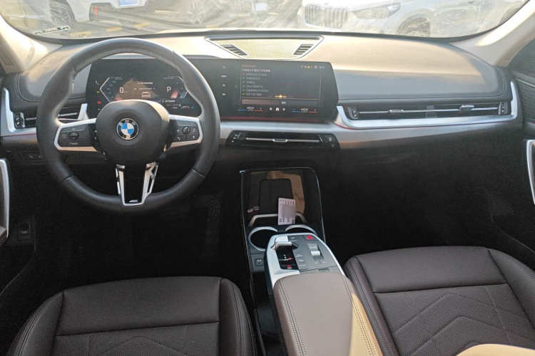 宝马X1 2023款 sDrive25Li M运动套装中控内饰12