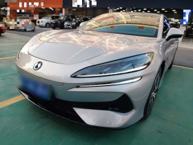 腾势Z9GT 2024款 1100四驱Pro版