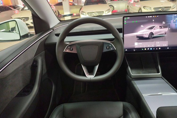 特斯拉 Model Y 2025款 长续航全轮驱动 首发版中控内饰13