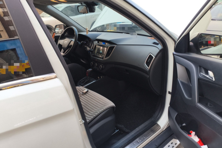 北京现代ix25 2015款 1.6L 自动两驱智能型GLS局部细节9005